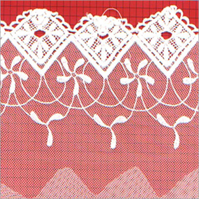 जाल और कढ़ाई के साथ