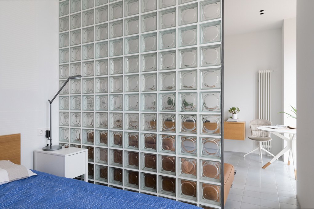 Clear Alpha Glass Block - Glass, 190 X 190 X 80 Mm, Transparent | Ideal For Roofs, Walls, Partitions, Windows, Stylish Light Effects