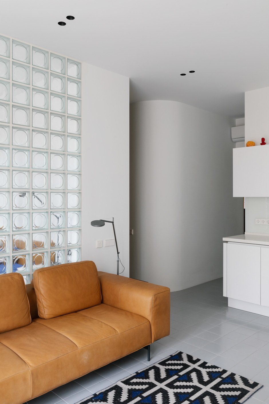 Clear Alpha Glass Block - Glass, 190 X 190 X 80 Mm, Transparent | Ideal For Roofs, Walls, Partitions, Windows, Stylish Light Effects