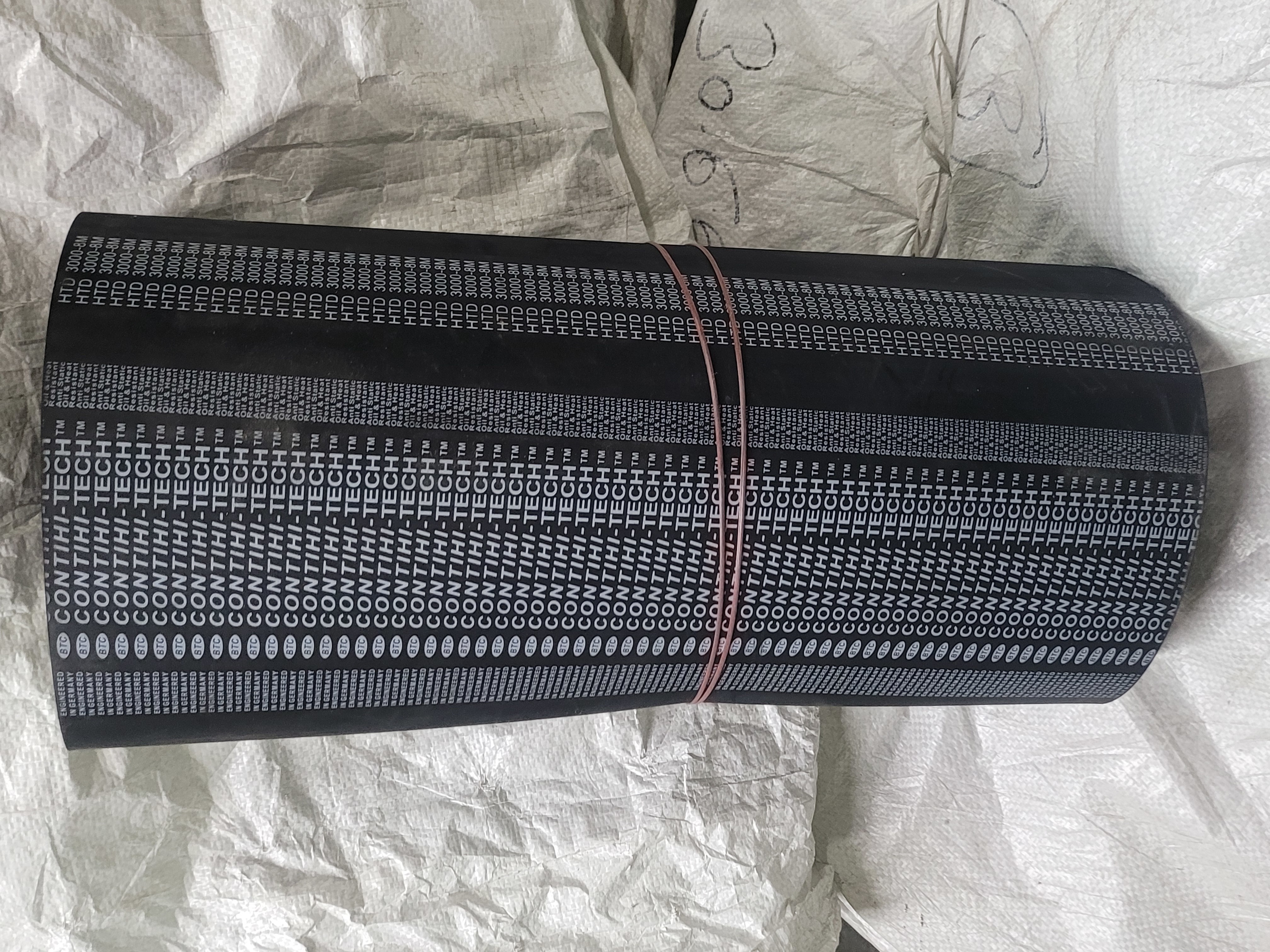 V Belts - Rubber, 100-500mm Length, 10-50mm Width, Black | Iso 9001 Compliant, 10-20mpa Tensile Strength, Power Transmission In Machinery