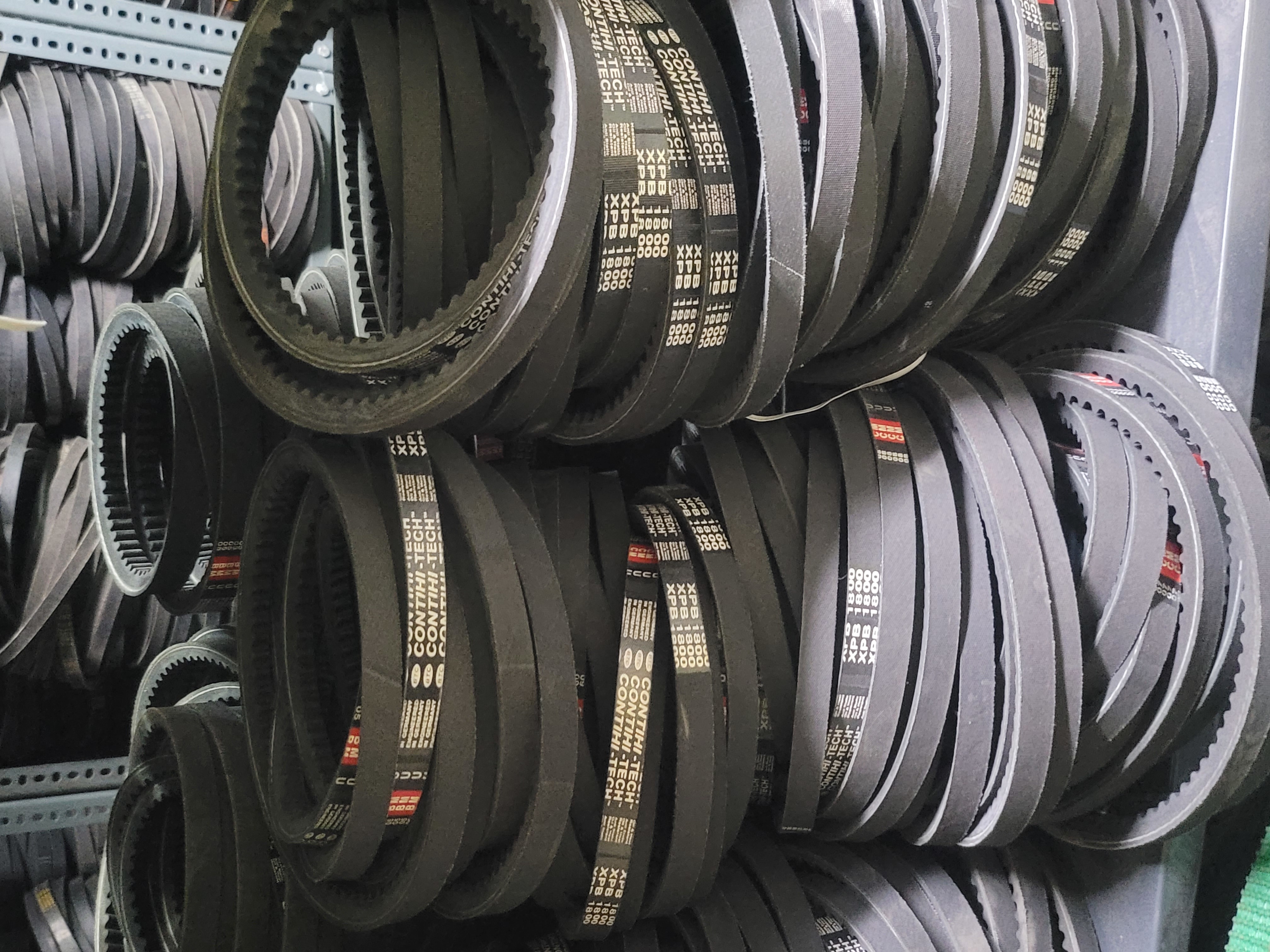 V Belts - Rubber, 100-500mm Length, 10-50mm Width, Black | Iso 9001 Compliant, 10-20mpa Tensile Strength, Power Transmission In Machinery