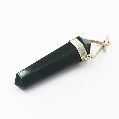 ब्लड स्टोन डबल पॉइंट पेंडेंट