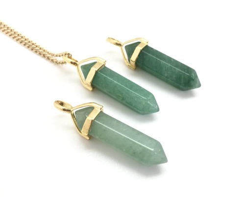 ग्रीन एवेंट्यूरिन डबल पॉइंट पेंडेंट