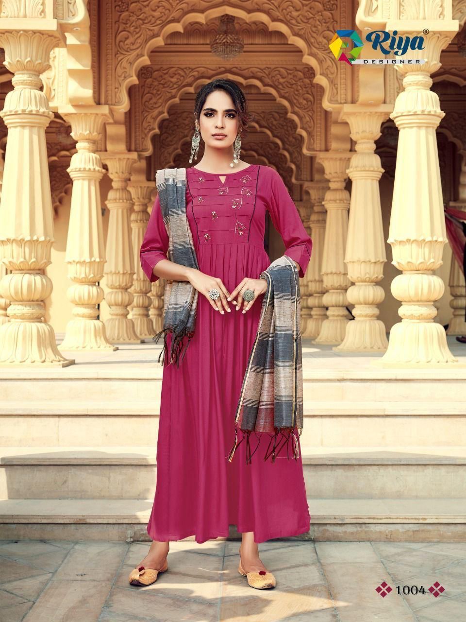 Pinl Rayon Kurti With Dupatta