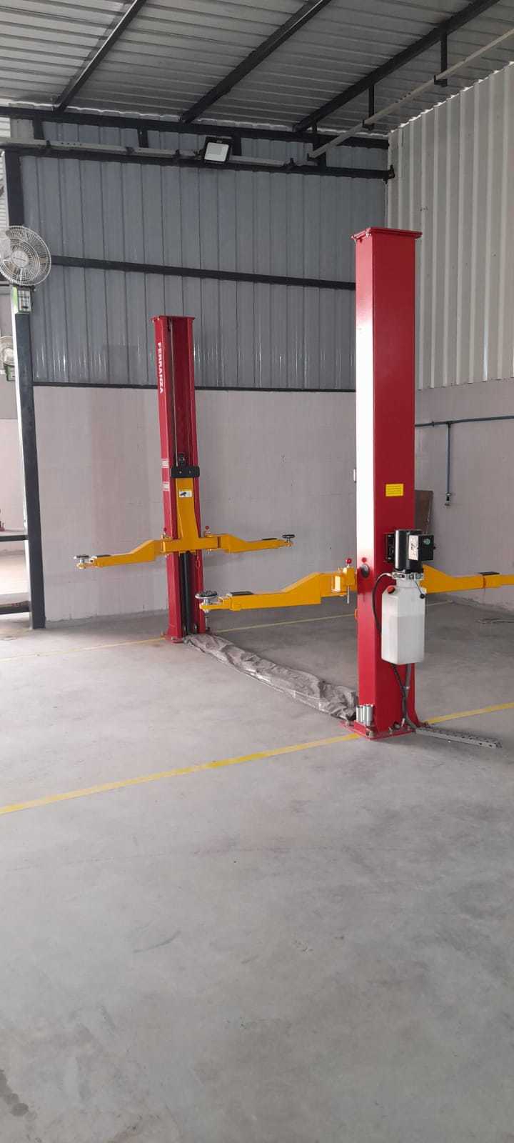 Two Post Lift - 3500 Kilograms Capacity, 6 Feet Lifting Height, 30 Seconds Operation Time | 400-415 Vac 3ph & 220-230 Vac 1ph, 9 Feet Width, 1 Year Warranty