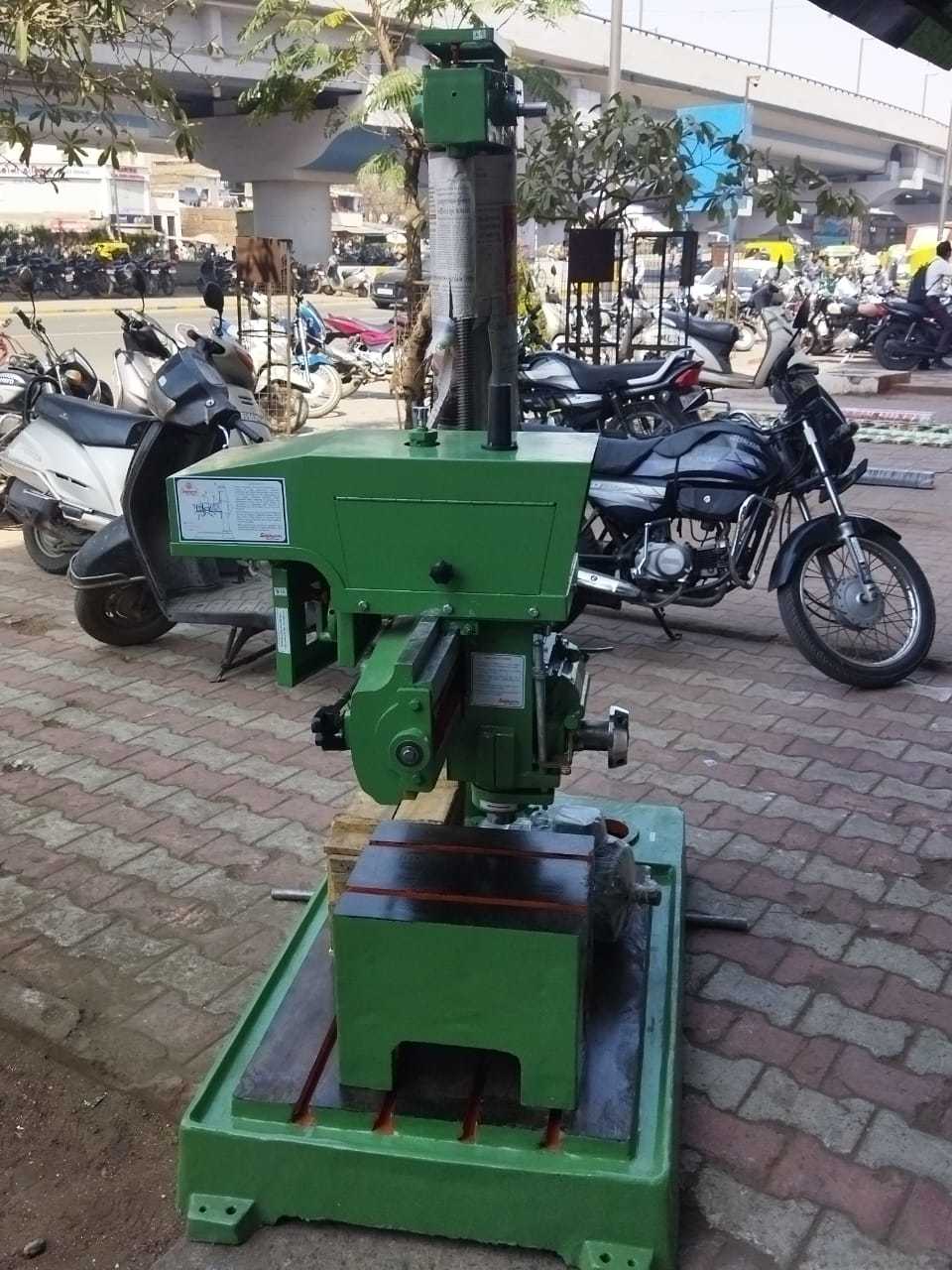 Automatic Industrial Radial Drill Machine