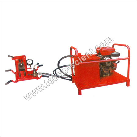 हाइड्रोलिक कंप्रेसर मोटराइज्ड (इंजन द्वारा संचालित)