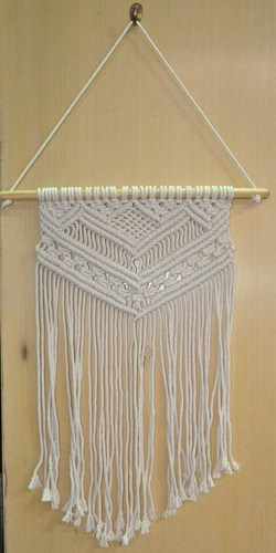 मैक्रैम वॉल हैंगिंग एप्लीकेशन: होटल