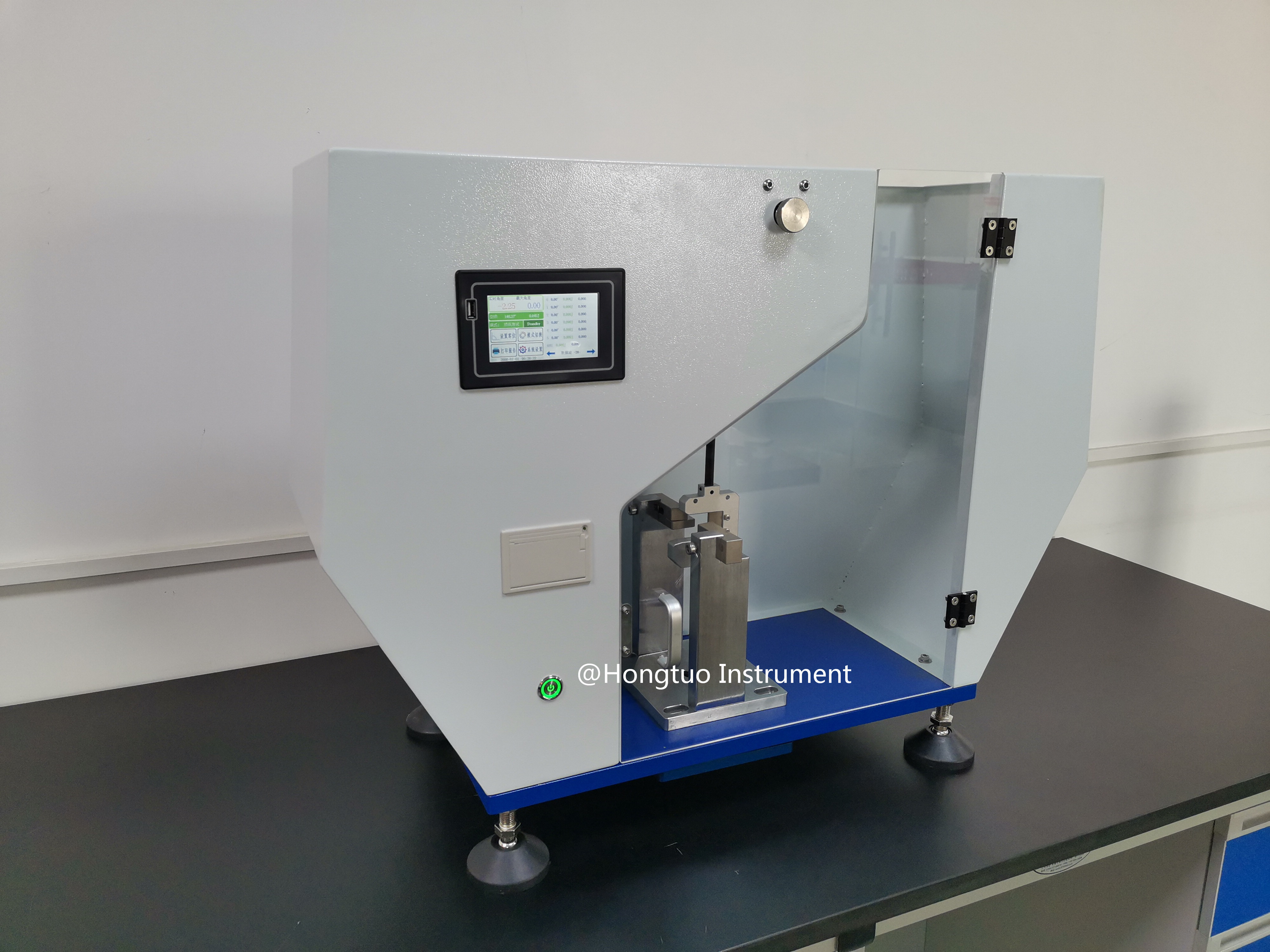 Digital Charpy Pendulum Impact Testing Machine Ht-1043-50d - Accuracy: 0.5% Of Reading %
