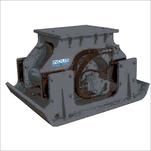 Hydraulic Vibrating Compactor - Operating Weight 95 Kg, Plate Size 14 Mm, Centrifugal Force 11.5 Kn | High Efficiency, Robust Heavy Duty Design, Industrial Use In Soil Compaction