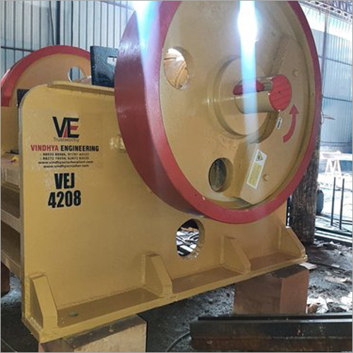 Stone Crusher Machine 42X08 - Capacity: 40 T/Hr
