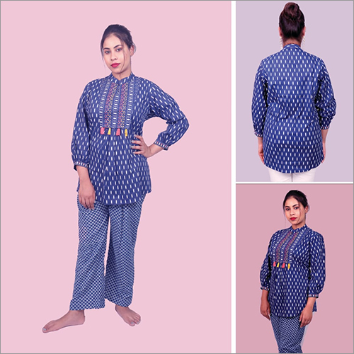 हैंड वर्क के साथ लेडीज़ ब्लू कॉटन ट्यूनिक्स