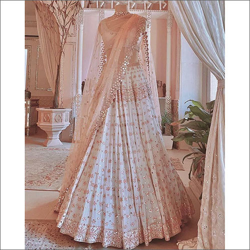 कैनकन और कैनवास पट्टा के साथ महिलाओं की कढ़ाई का काम लहंगा चोली