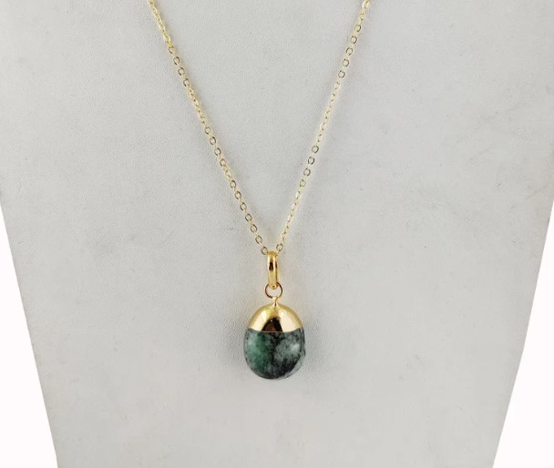 Emerald Smooth Tumble Pendant Necklace - 18 Inch Gold Plated Chain Handmade May Birthstone Jewelry With 14-18mm Oval Gemstone