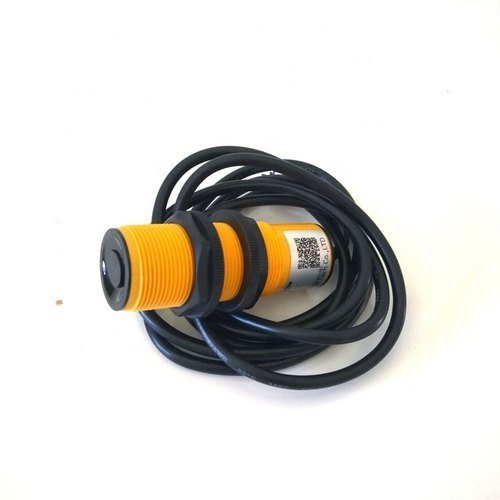 Passive Infrared Sensor - 20mm x 30mm x 50mm | Plastic & Metal, 5V-24V Operating Voltage, 10mm-100mm Sensing Distance, NPN/PNP Output, 3-Wire Connection, -20°C to +70°C Operating Temperature
