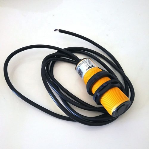 Passive Infrared Sensor - 20mm X 30mm X 50mm | Plastic & Metal, 5v-24v Operating Voltage, 10mm-100mm Sensing Distance, Npn/pnp Output, 3-wire Connection, -20°c To +70°c Operating Temperature