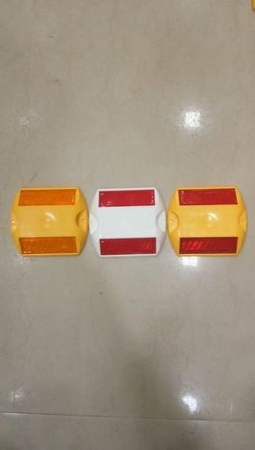 एबीएस रोड स्टड
