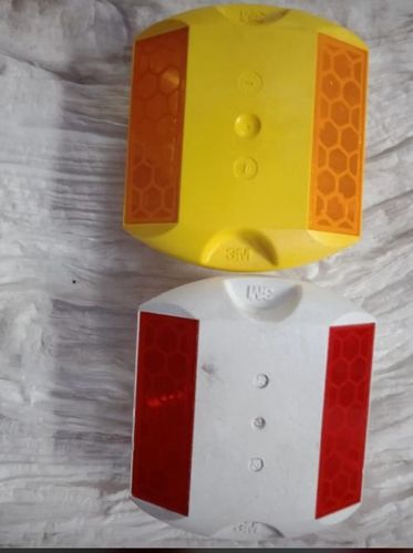 3M रोड स्टड