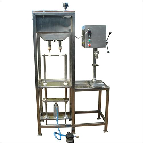 Semi-Automatic Semi Automatic Liquid Filling With Capping Machine