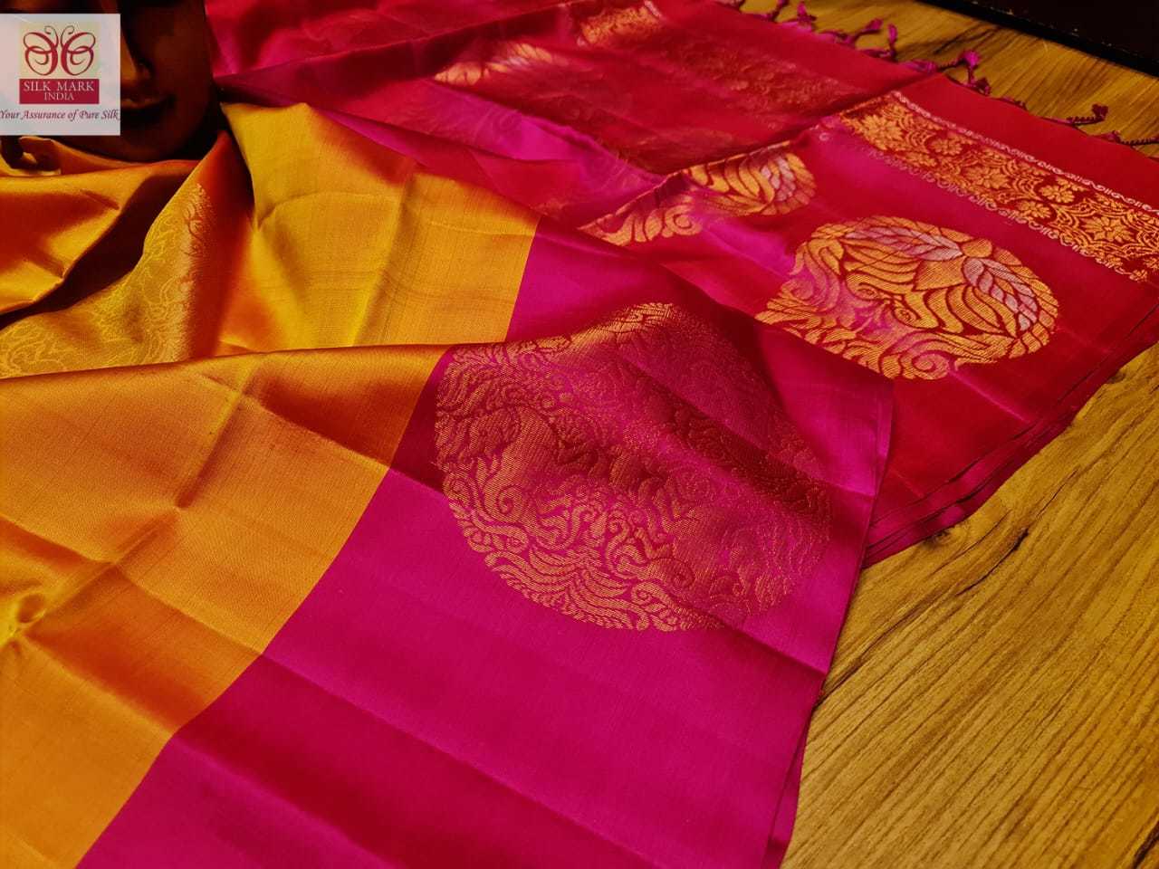 Traditional Pure Handloom Silk Saree With Big Butta.