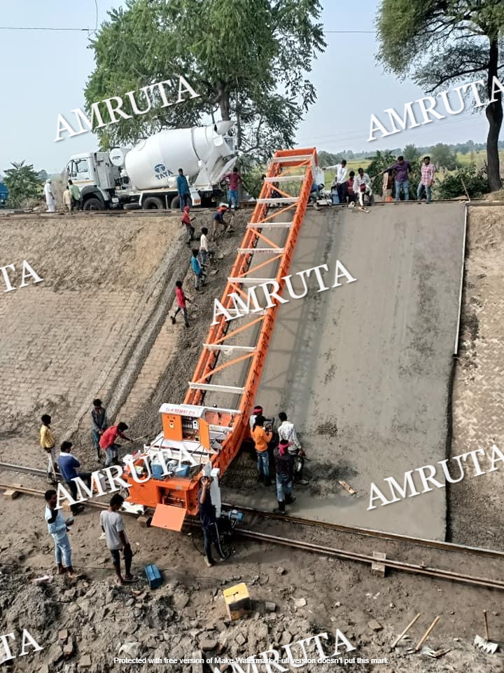 Canal Paver Capacity: 1200 Square Meter Per Day Ton/day