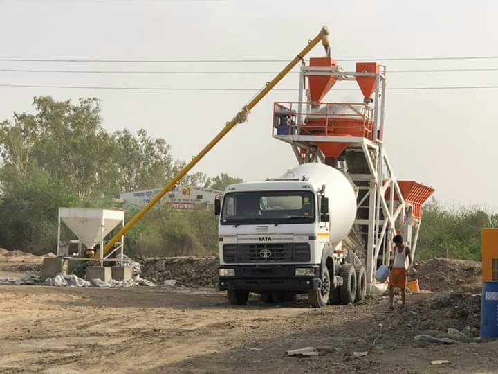 High Speed Compact Concrete Batching Plant With Pan Mixer