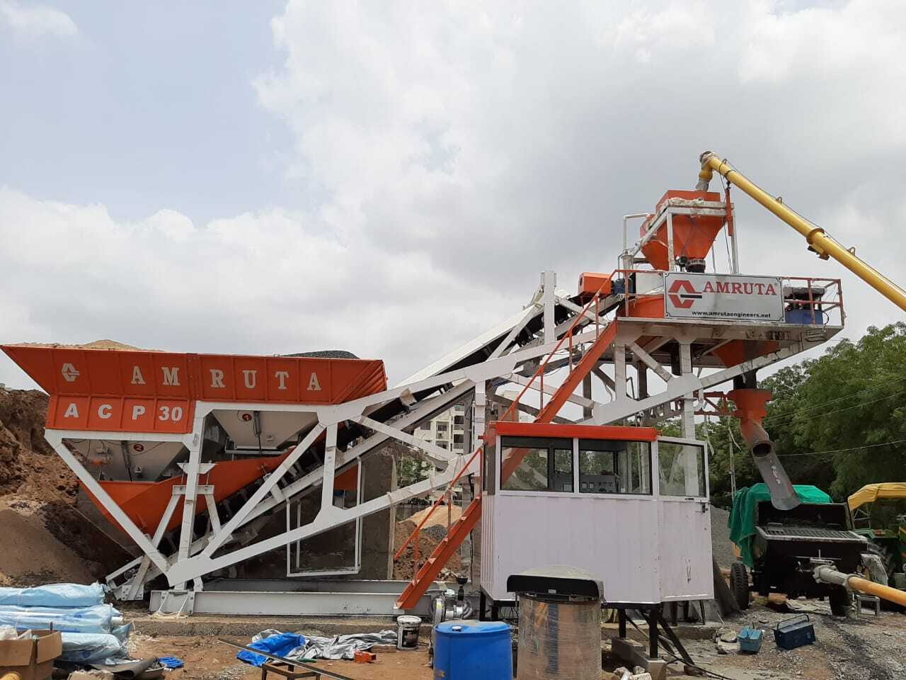 High Speed Compact Concrete Batching Plant With Pan Mixer