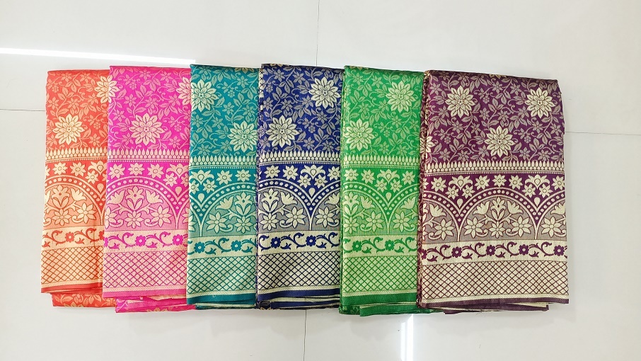 Lichi Silk Saree With Pallu