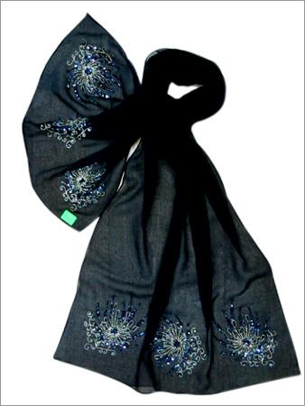 कढ़ाई वाले स्टोल