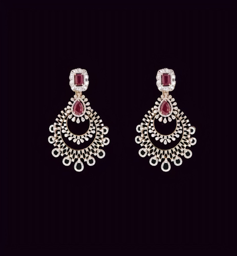 Yellow Gold Natural Diamond And Ruby Earring Diamond Carat Weight: 2.00 Carat
