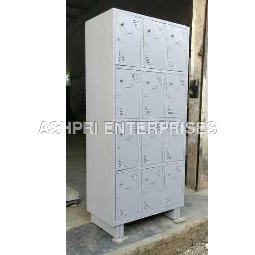 12 डिज़ाइन लॉकर