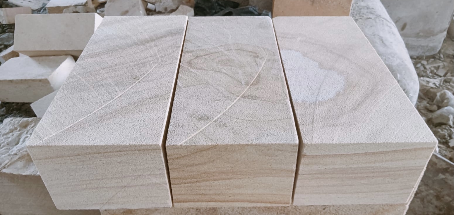 Natural Sandstone Bricks Size: 9l