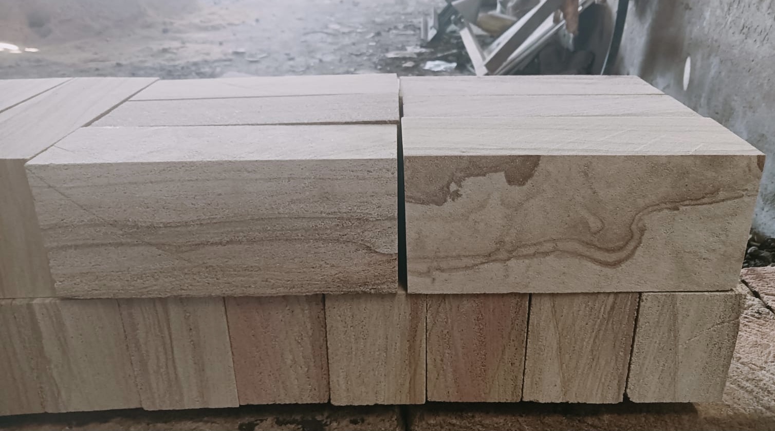 Natural Sandstone Bricks Size: 9l