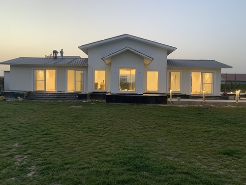 फार्म हाउस मुख्य झोपड़ी।