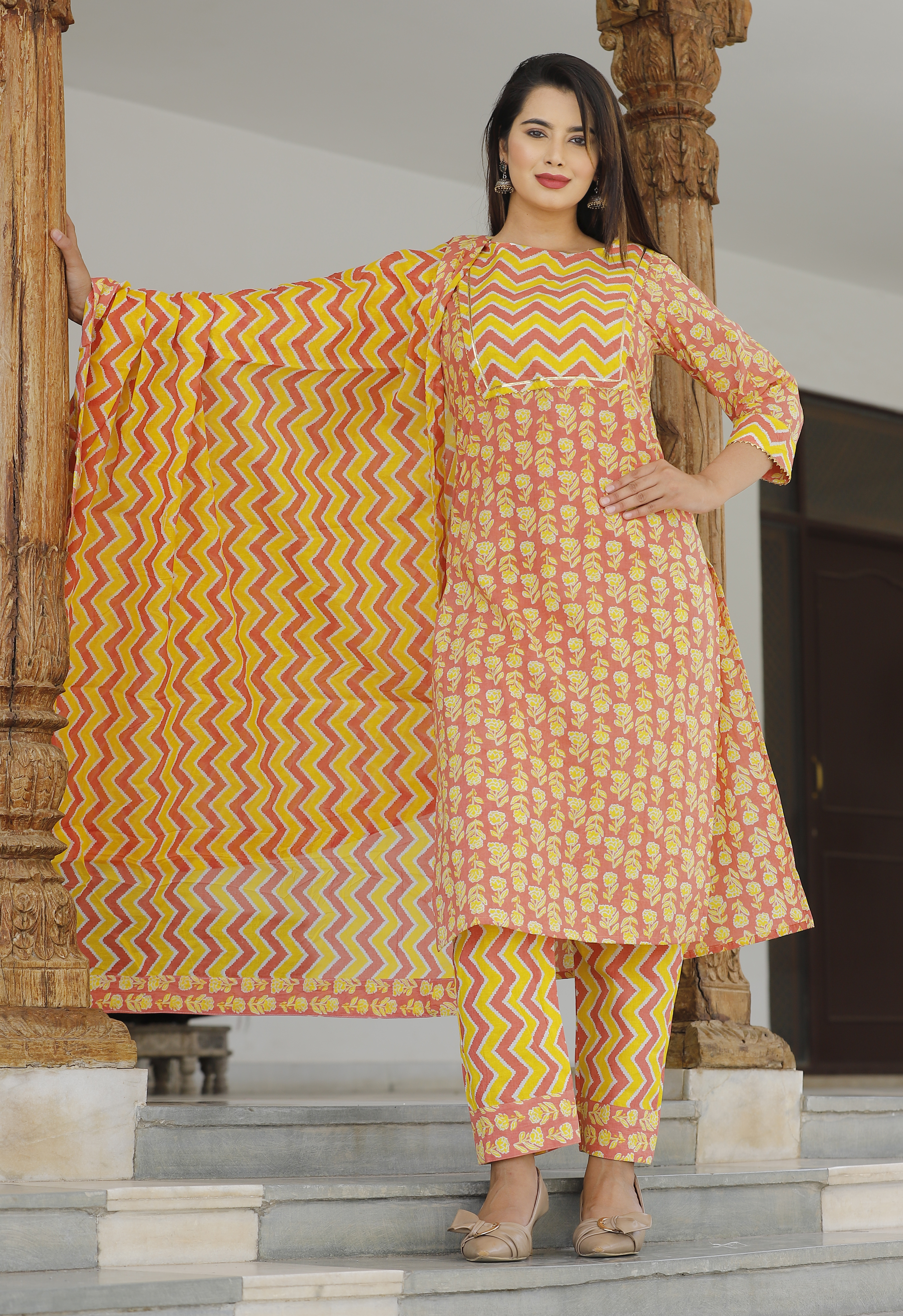 Attractive Designer Ladies Kurta With Pants
