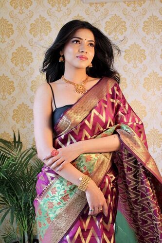 Slik Sarees - Soft Katan Pattu Kanjivaram Silk, Classy Rich Pallu Full Body Leriya Design, Customizable Size, Breathable & Washable Material