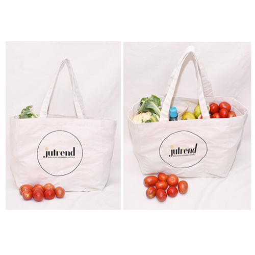 इनसाइड पार्टिशन के साथ व्हाइट कॉटन कैनवास बैग