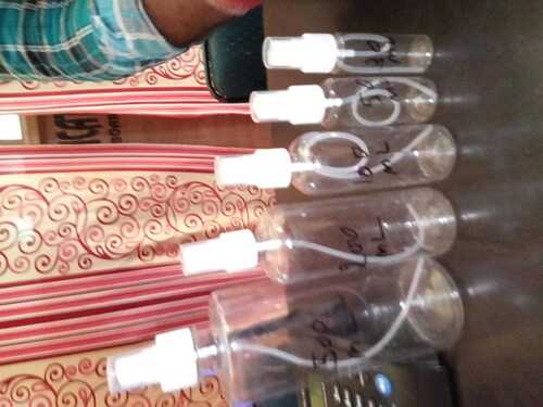 स्प्रे बोतलें