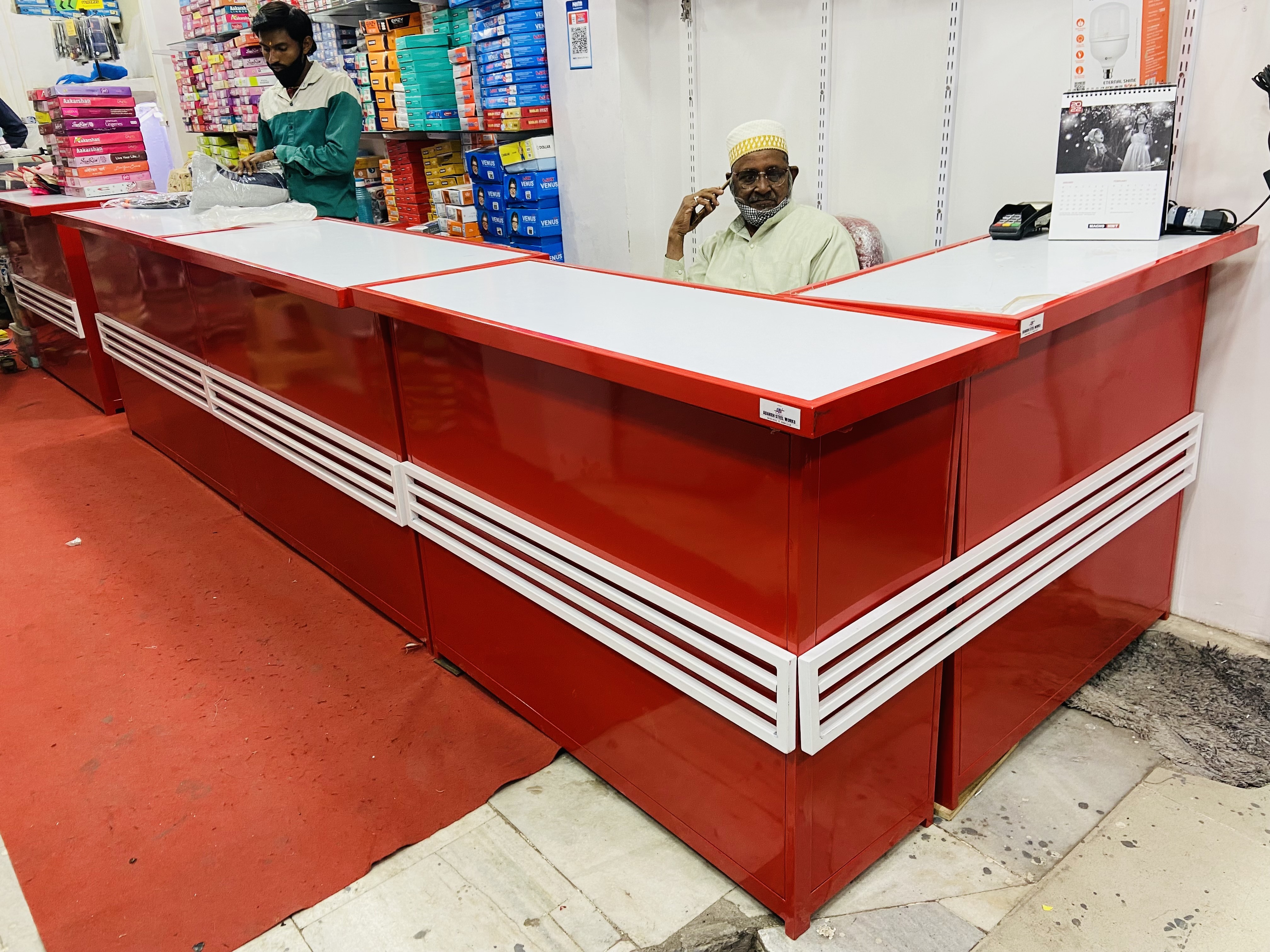 Retail Counter - Feature: High Quality