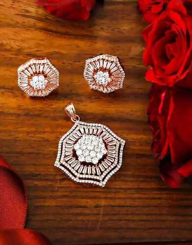 Real Natural Diamond Designer Pendant Set Diamond Carat Weight: 4.92 Carat