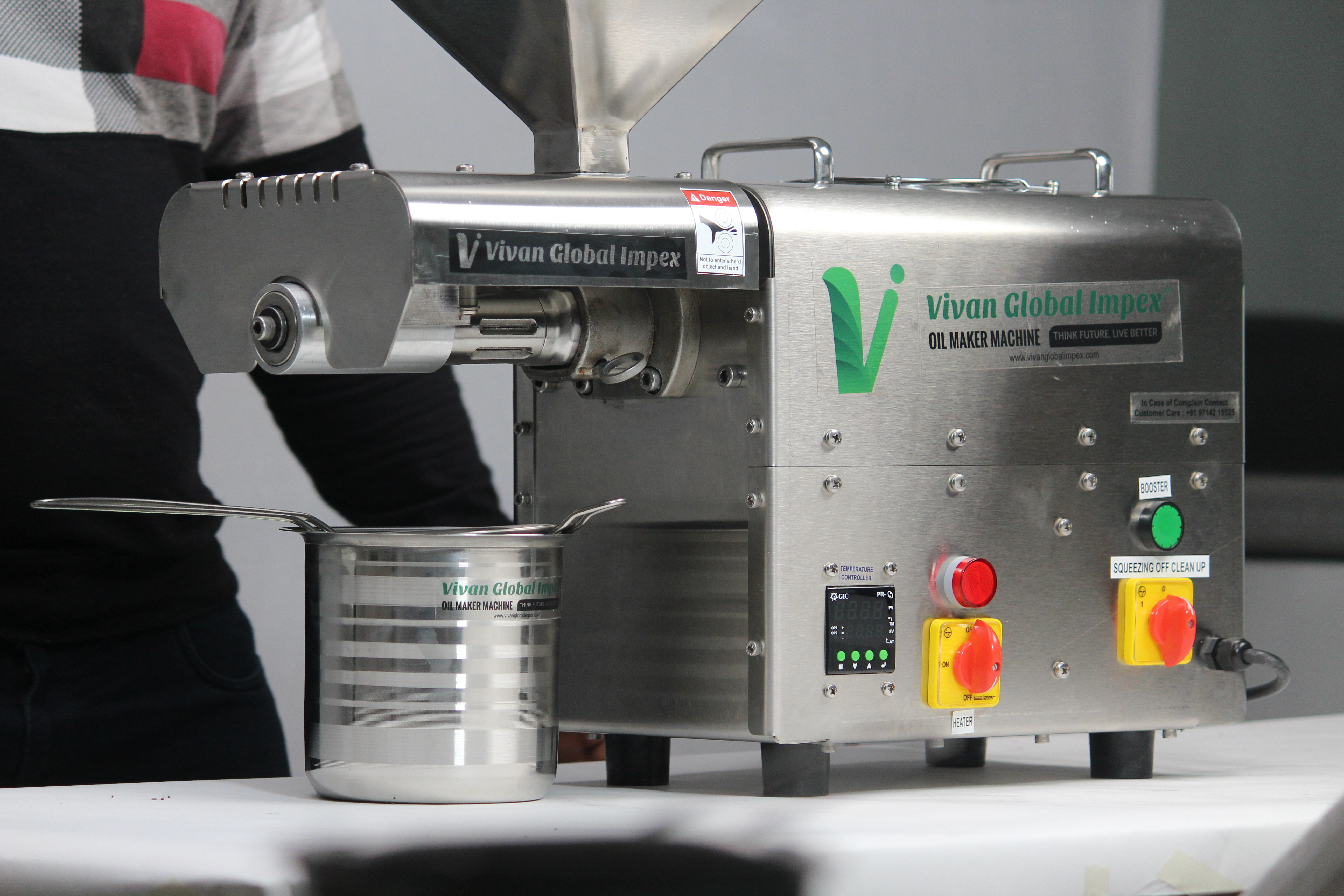 Multiseeds Oil Expeller - Automatic Grade: Automatic