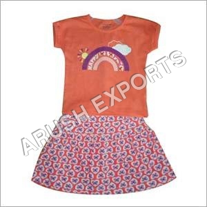 डिजाइनर बच्चों के कपड़े