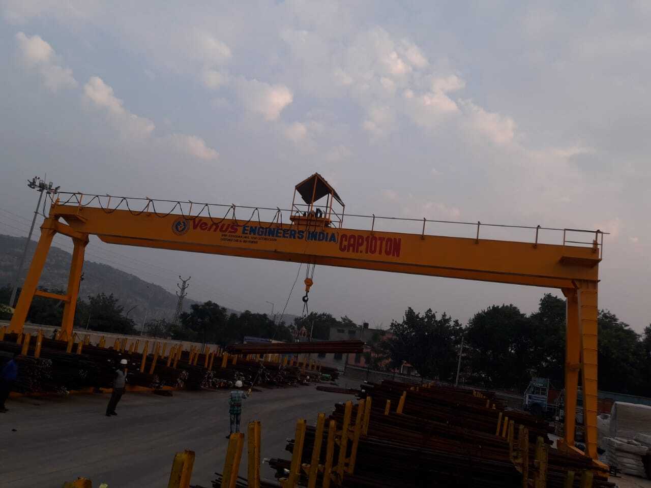 Gantry Crane - Color: Golden Yellow Or Handpicked Color