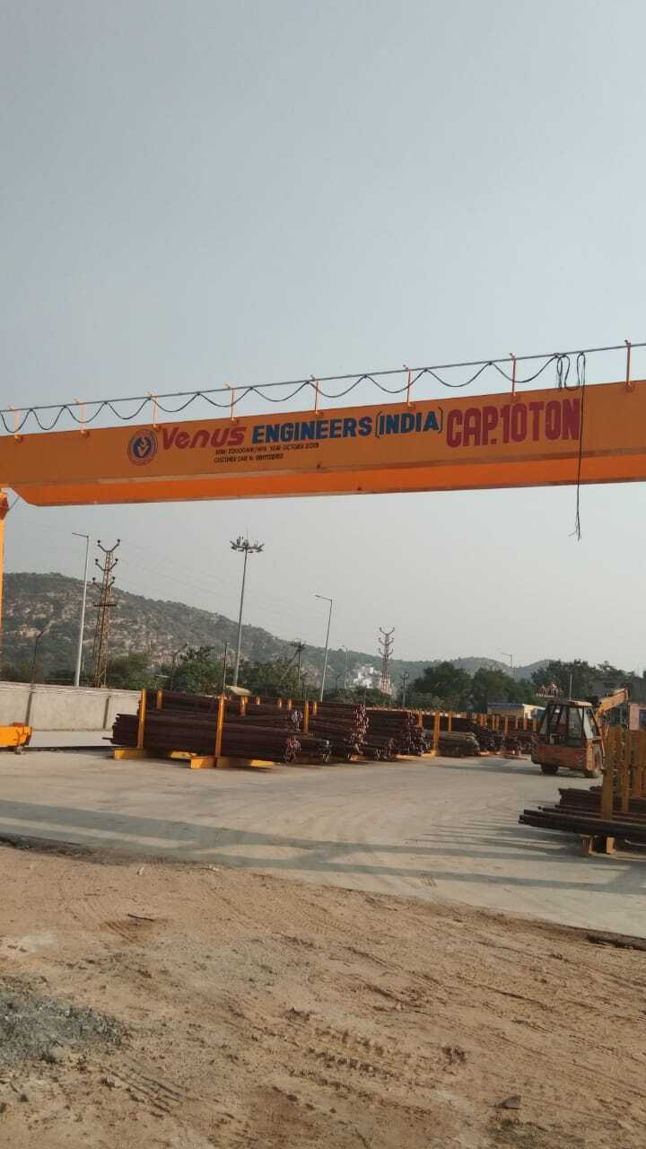 Gantry Crane - Color: Golden Yellow Or Handpicked Color