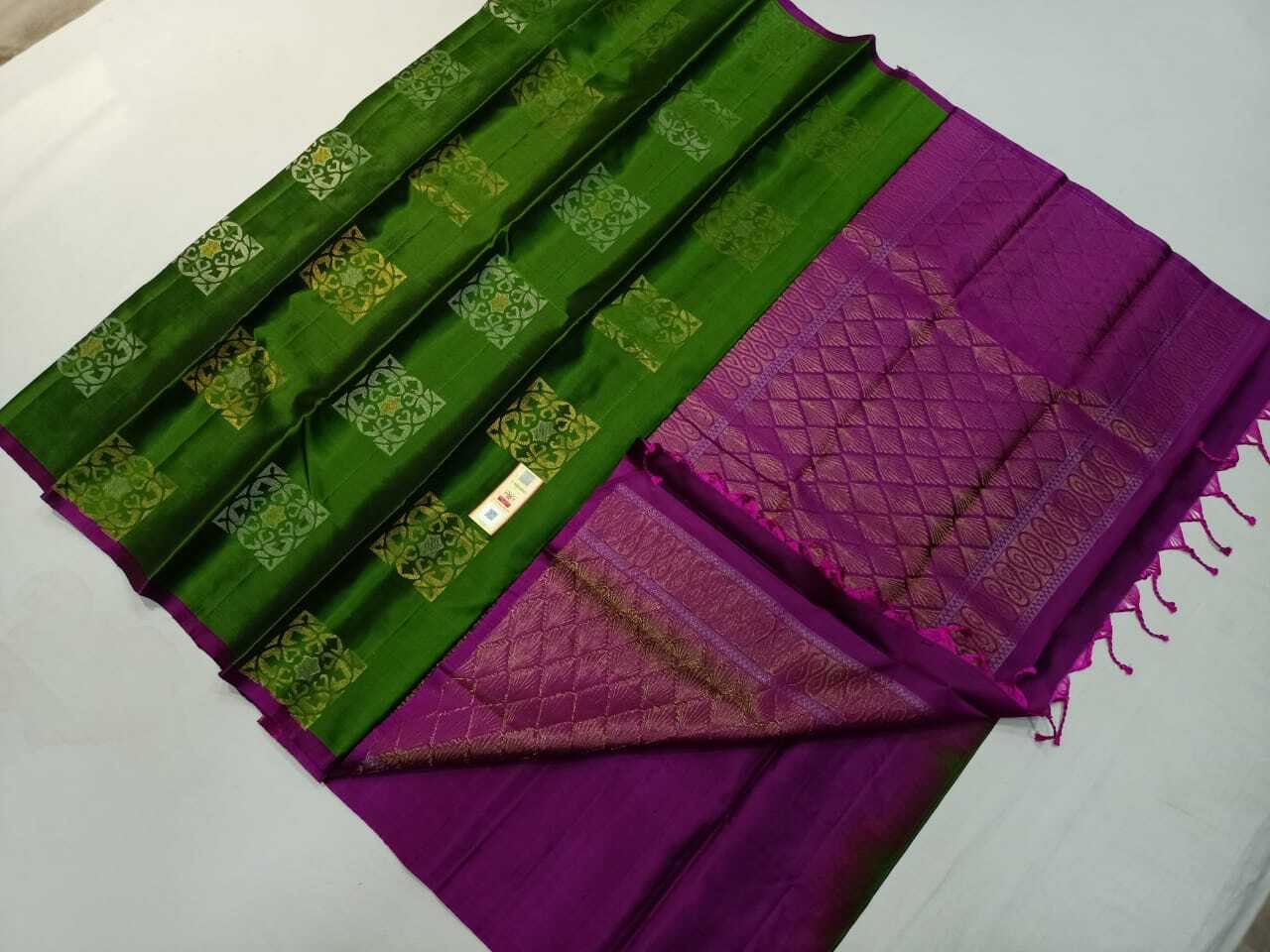 Green Pure Handloom Silk Avrata Butta Pattu