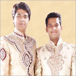 डिजाइनर शेरवानी