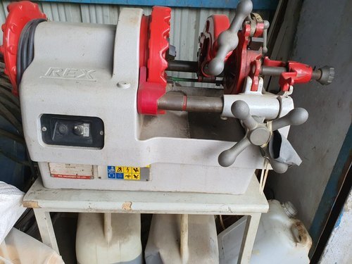 USED PIPE THREADING MACHINE