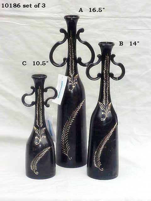 धातु के फूलदान और सजावटी आइटम