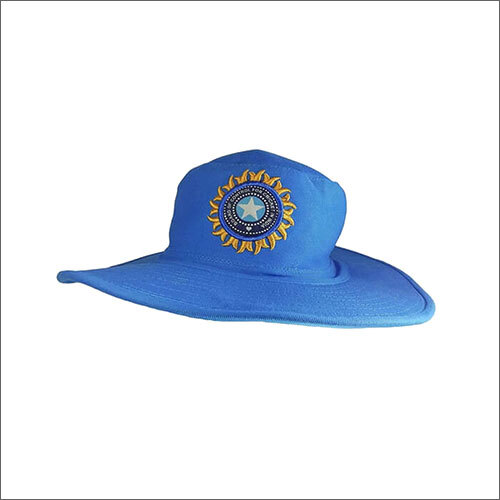 एम्पायर कैप्स
