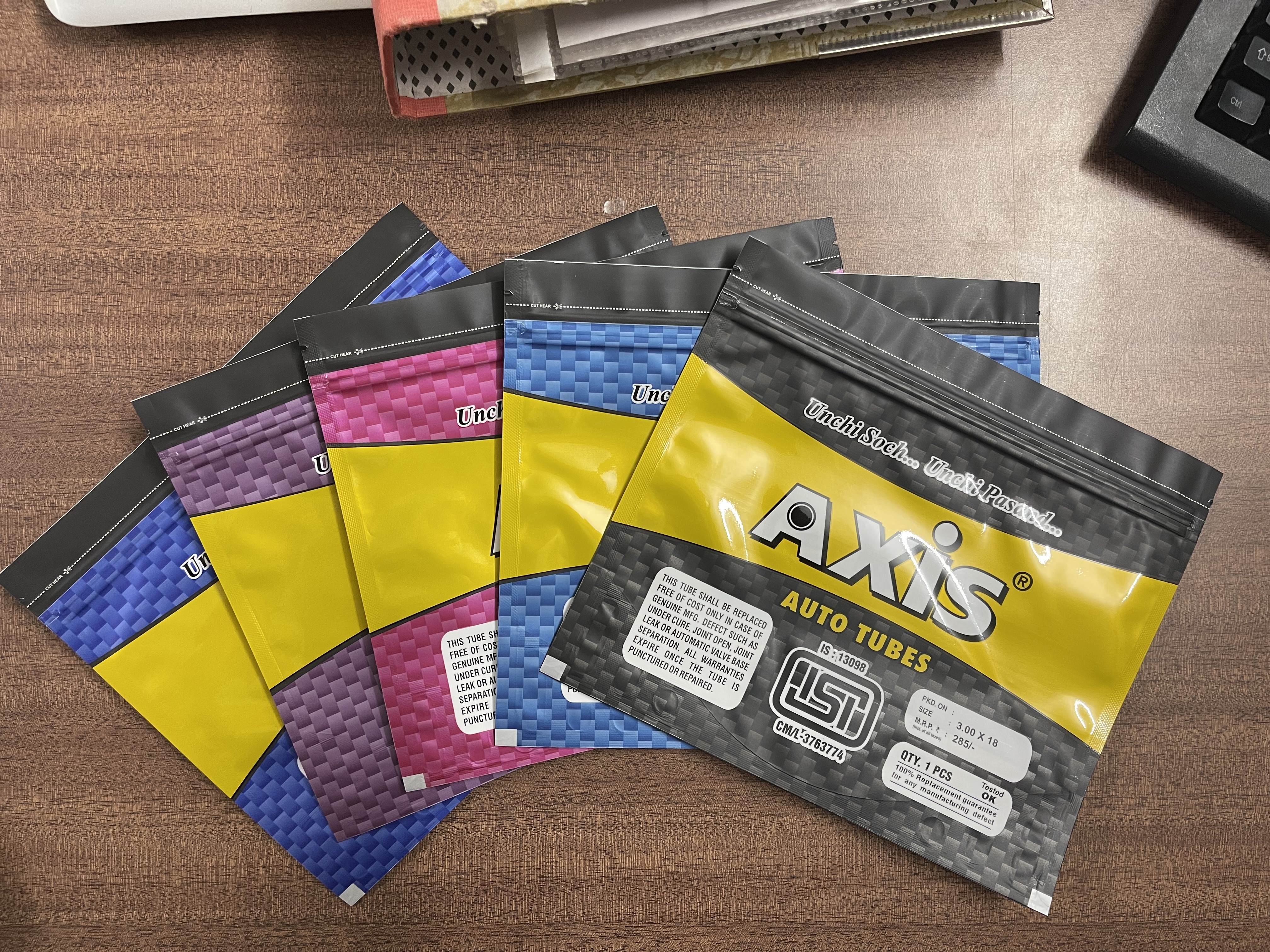 High Quality Laminated Packaging Pouches - Pet Material, 3-side Seal Format | Versatile Sizes, Featuring Attractive Printed Designs
